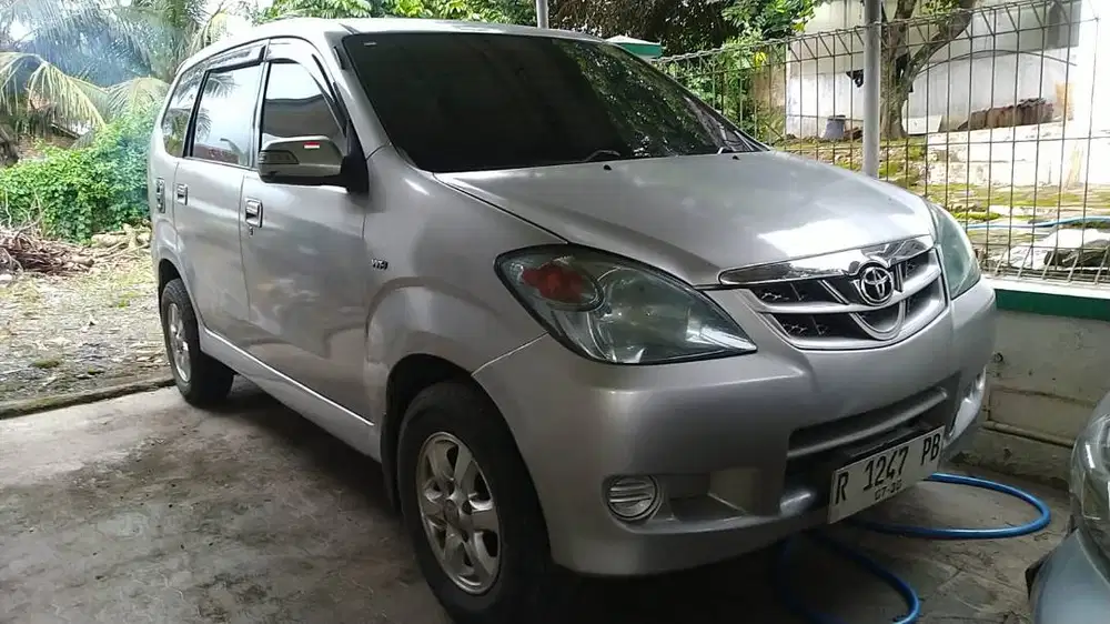 Di jual cepat Avanza th 2010 Plat R
