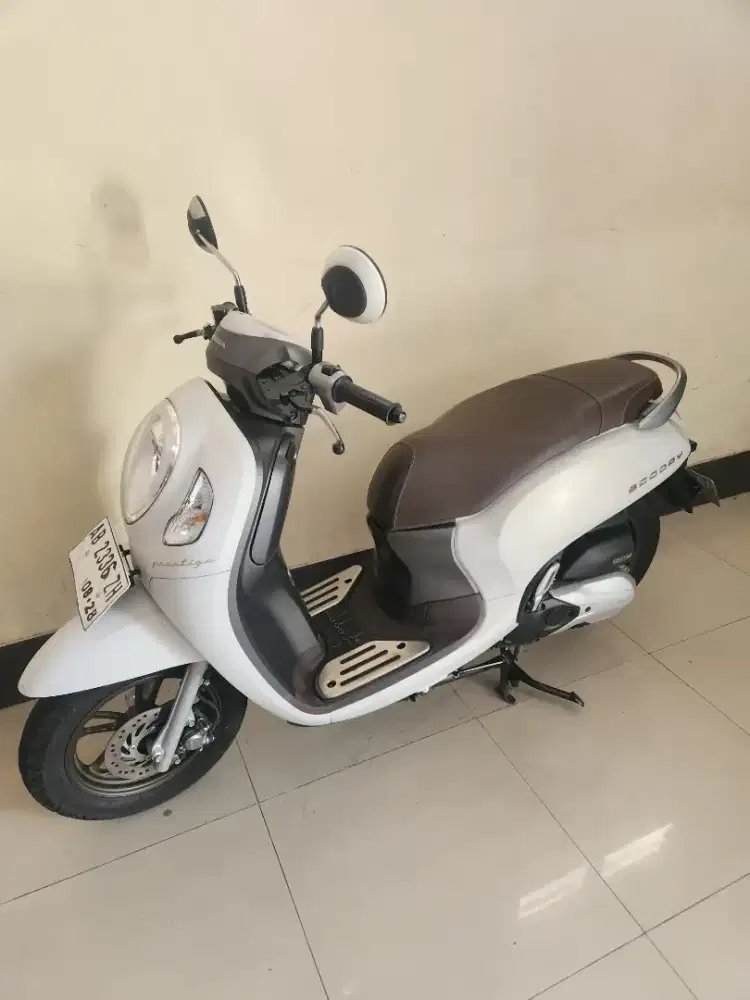 Scoopy pretige putih 2023 Gbm