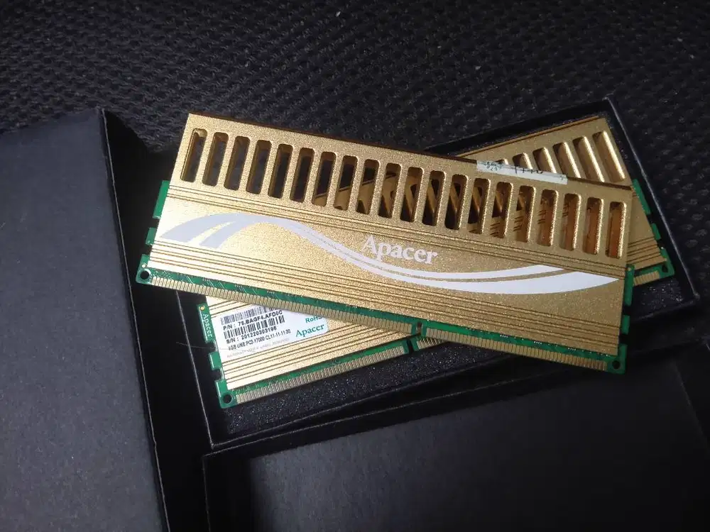 RAM 4gb Apacer Giant II DDR3-2133Mhz (per keping)