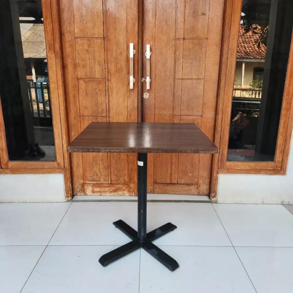Meja ex Cafe - Meja ex Resto M1