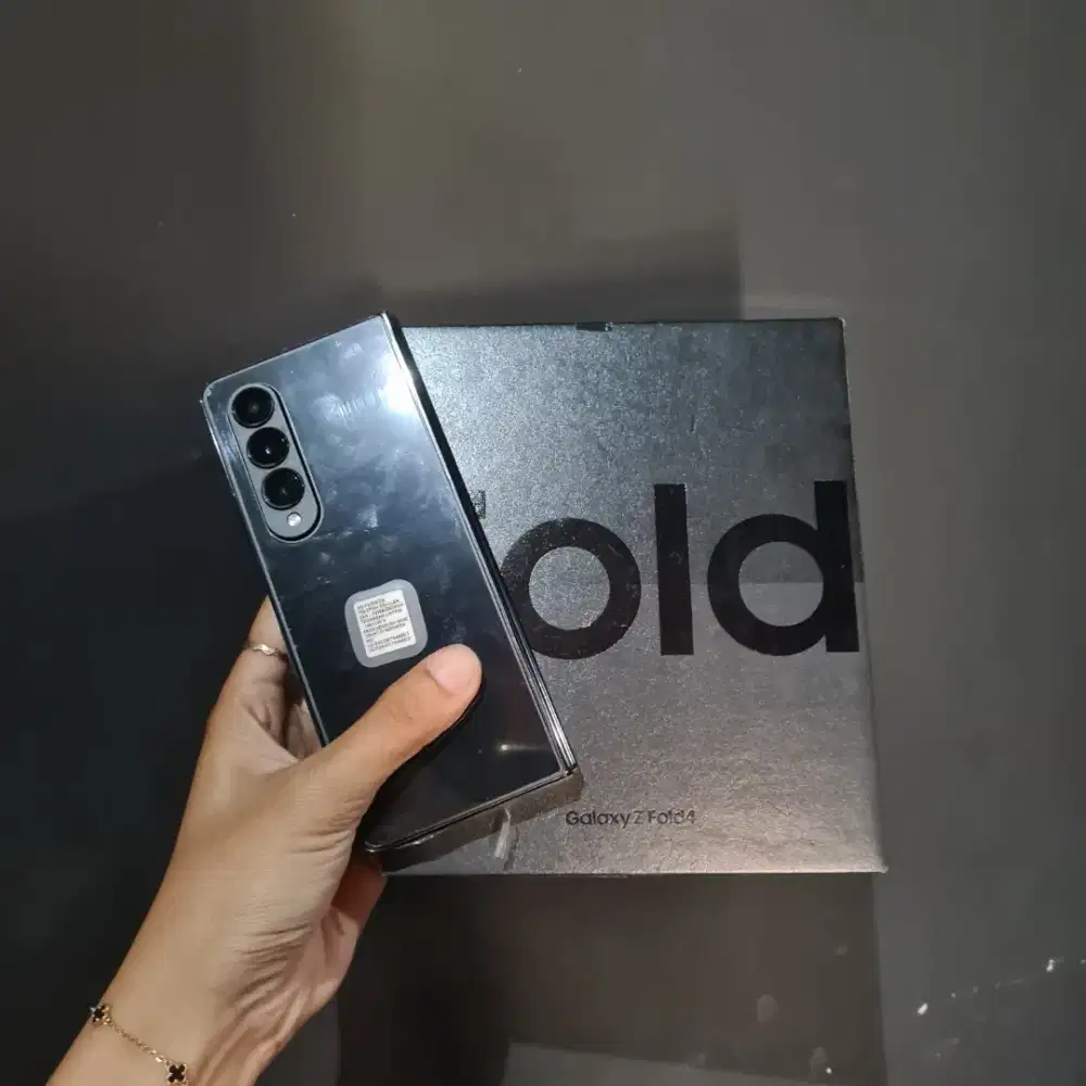 Samsung Galaxy Z Fold 4 12/256 Phantom Black Sein Mulus Sekali