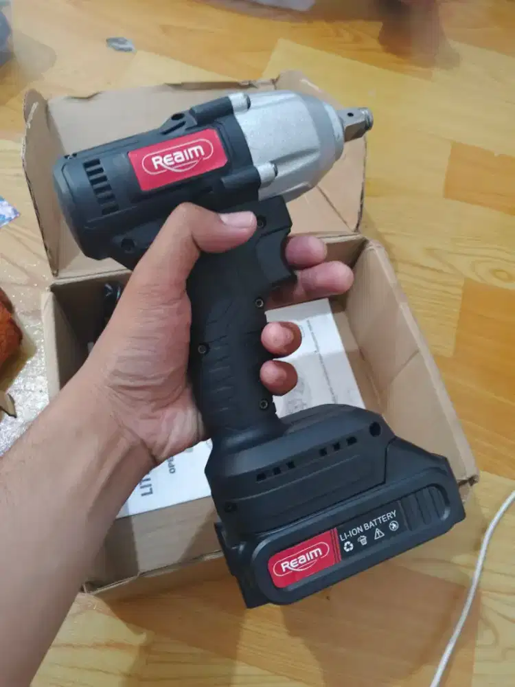 Impact Wrench - Torque 900Nm