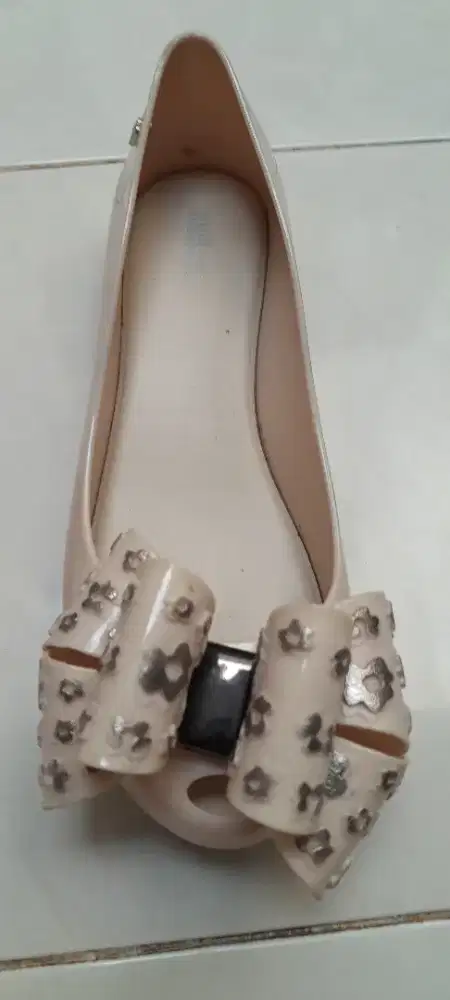 Sepatu santai merek melissa ori no 39