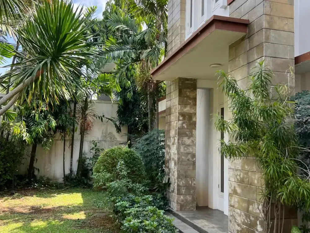 Rumah Bagus Lokasi Strategis Cipete LT.500 m/ LB.350 m,Spool, Unfurnis,Taman, 14,5 M