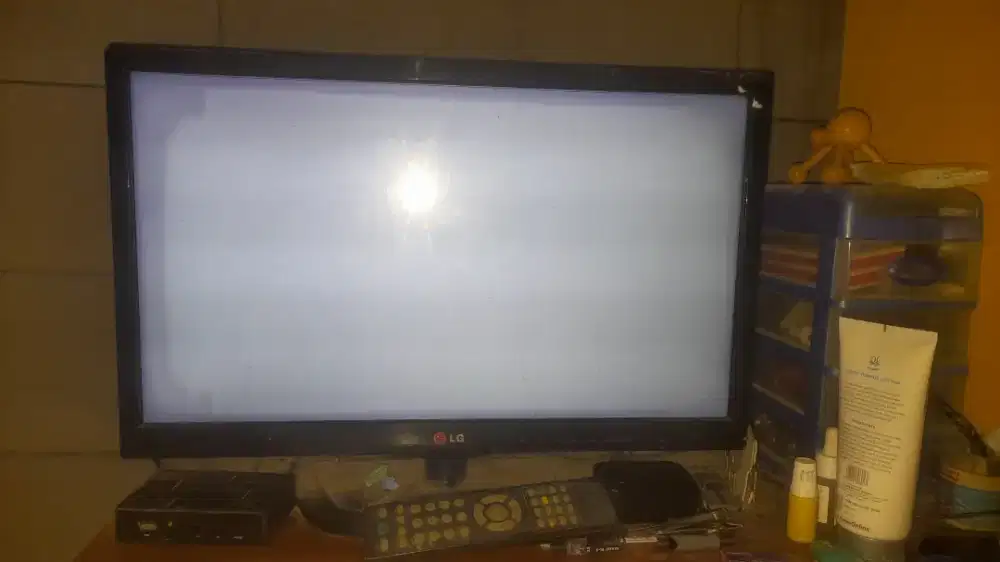 TV LED LG 22 Inch Minus Layar