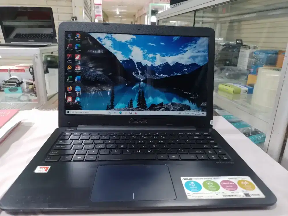 Laptop Asus  E402B Amd A4-9125