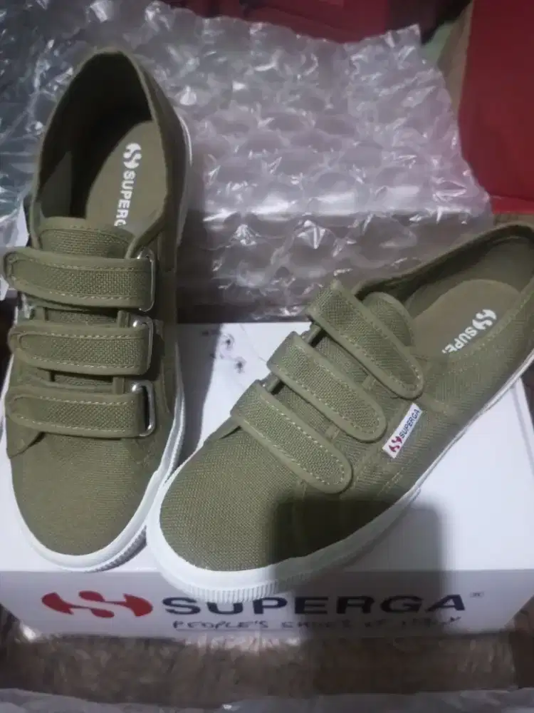 Sepatu (Superga Shoes)