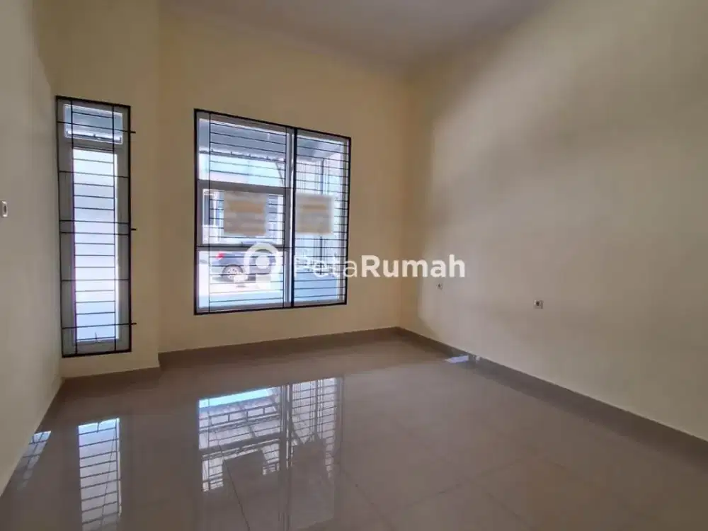 DIJUAL VILLA JALAN STM UJUNG KOMPLEK GREEN PARK - DAERAH JOHOR