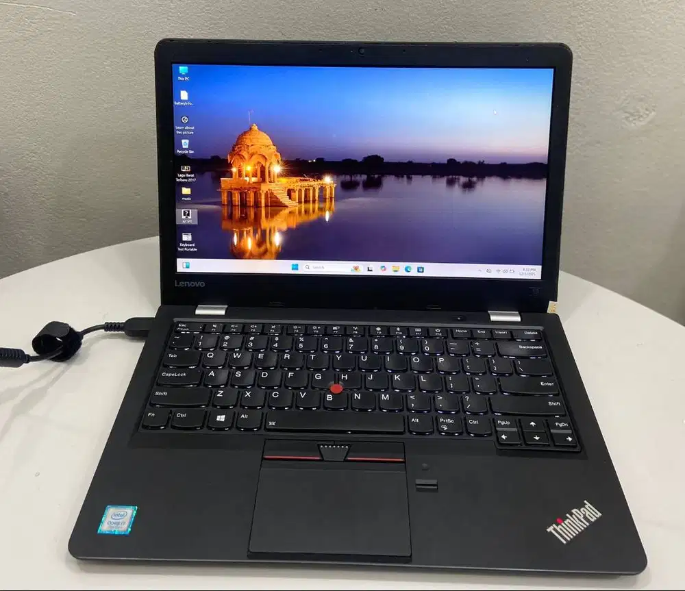 Laptop Lenovo ThinkPad 13 Core i7-7500U 8GB DDR4 13.3inch FHD N-EC