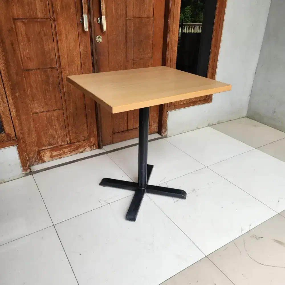 Meja ex Cafe - Meja ex Resto M6