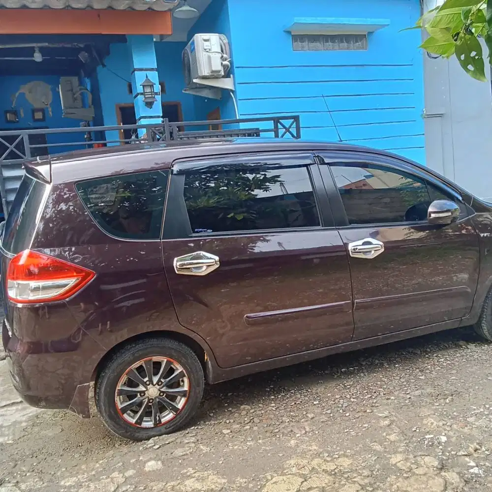Mobil Ertiga GX 2013