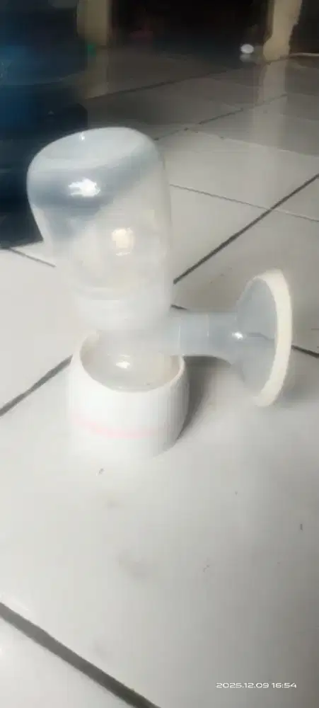 Pompa asi,2 gendongan duduk dan 2 gendongan bayi