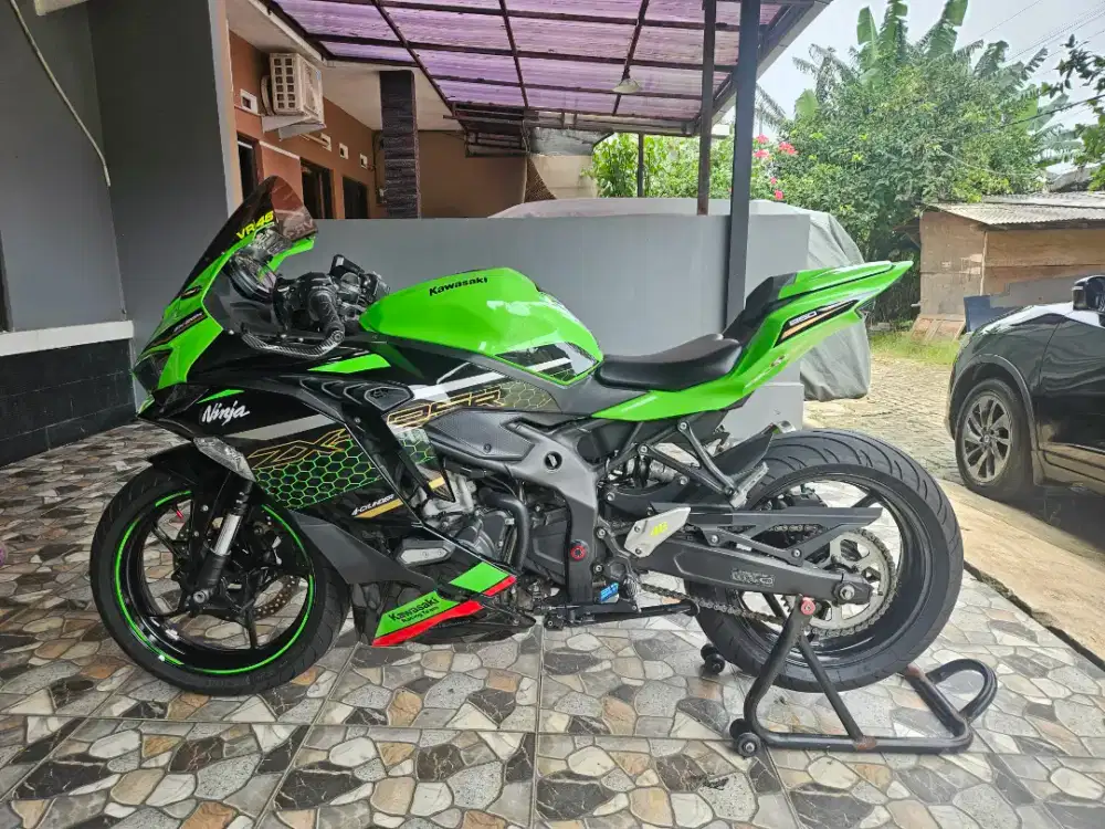 Kawasaki ZX 25R ABS SE Quick Shift Tahun 2021