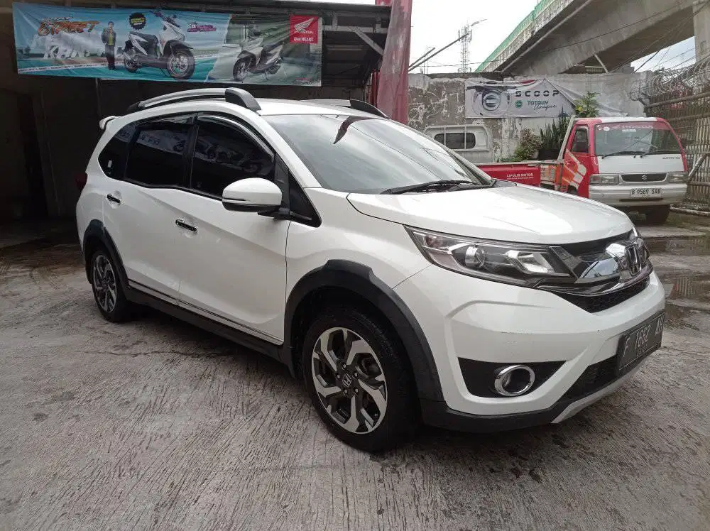 (Harga Cash) Honda BRV 1.5 E Automatic 2017 Putih.