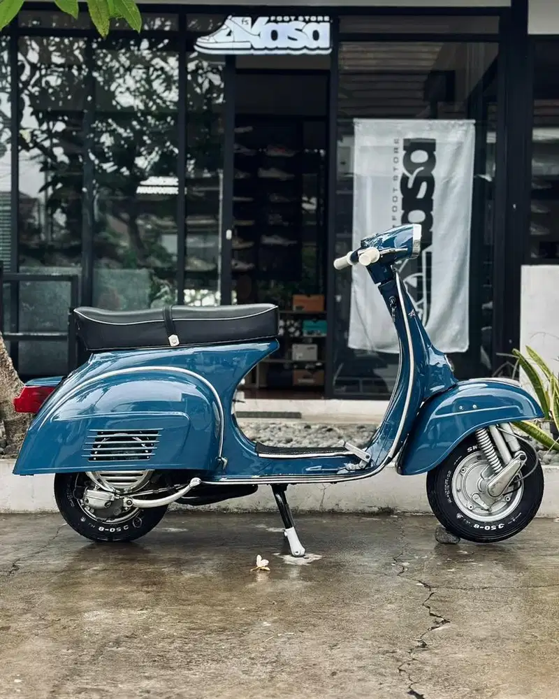 Vespa super 1979 biru tua blue peacock