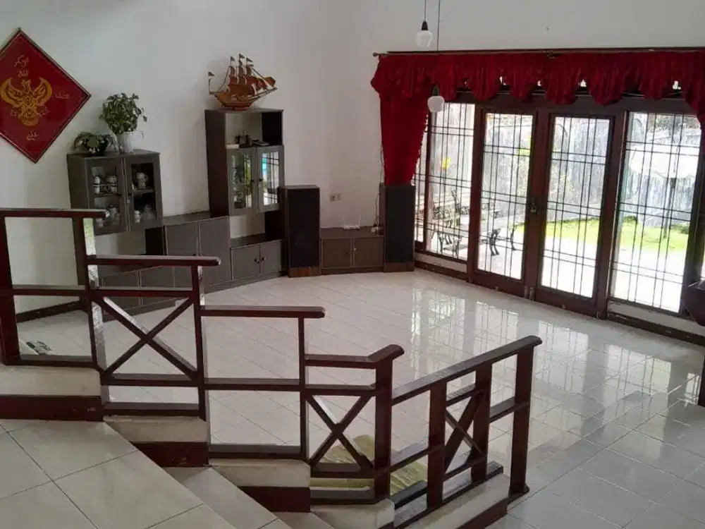 Dijual Murah Villa 2 Lantai Ada Kolam Renang Di Cisarua Bogor