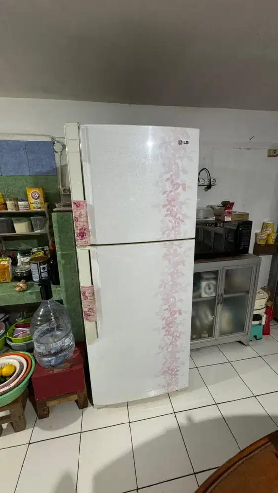 JUAL MURAH KULKAS 2 PINTU MASIH DINGIN