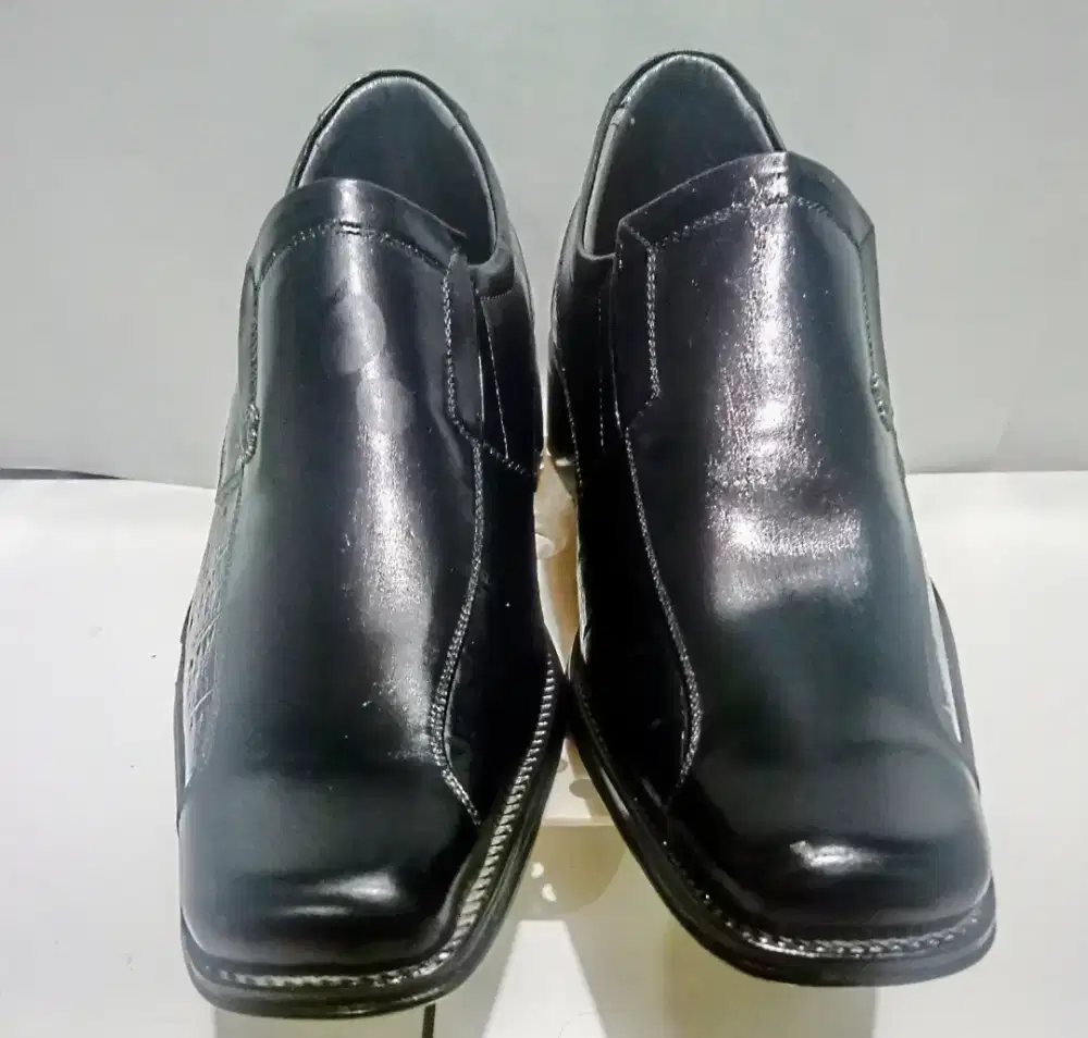 Versace - Sepatu Pria Kekinian Keren Pantofel Original