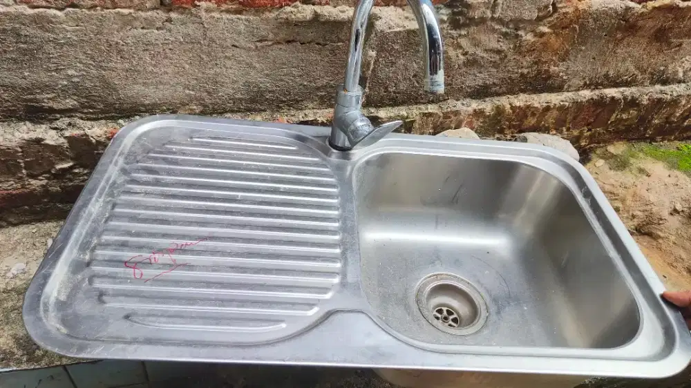 Sink pencucian piring merek toto