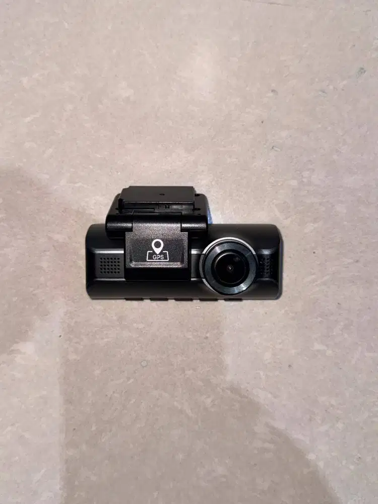 Dashcam AZDOME M550 (Kamera depan saja)