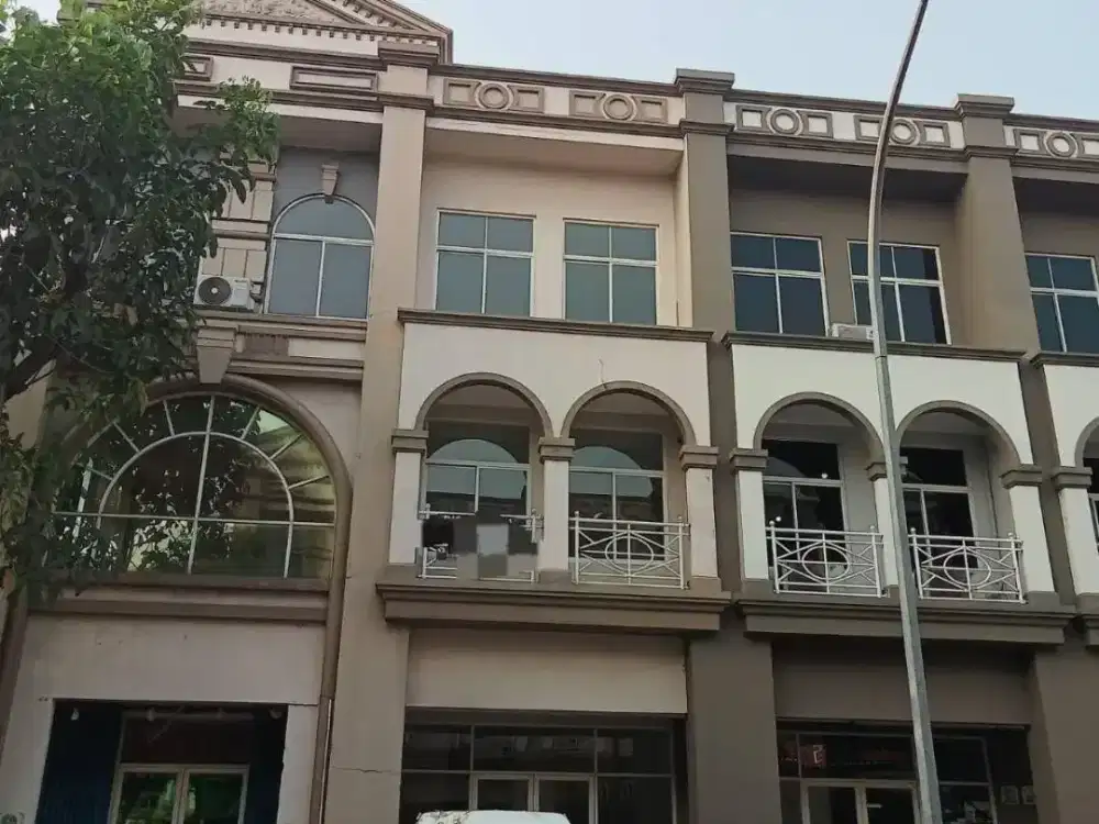 Disewakan Ruko siap pakai di Grand Galaxy cocok untuk kantor