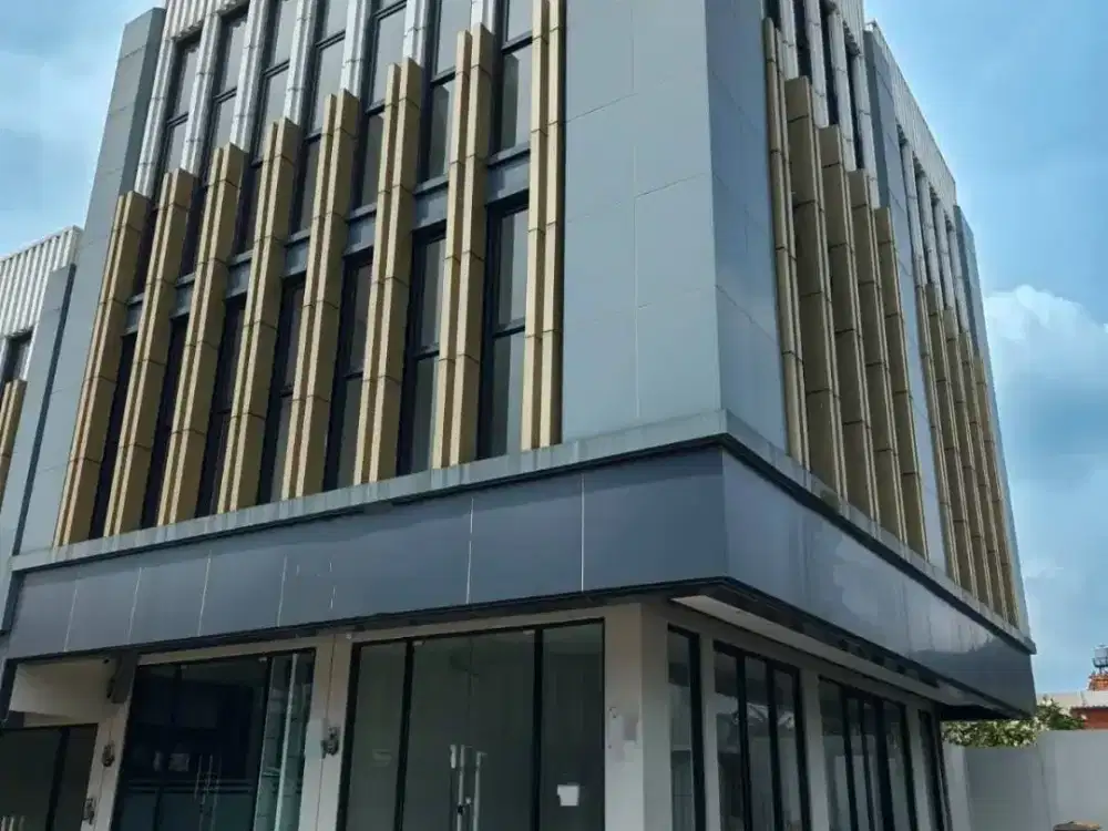 Disewakan Ruko Hook Downtown Madison Kota Wisata, Ciangsana, Kab Bogor