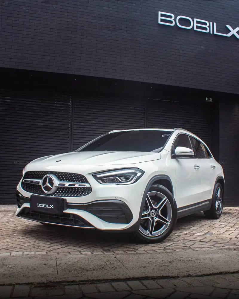 2023 Mercedes-Benz GLA 200 AMG Line Polar White
