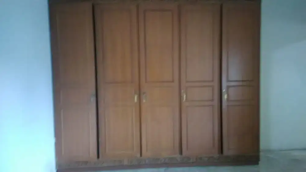 Dijual Lemari Pakaian Ukuran Besar