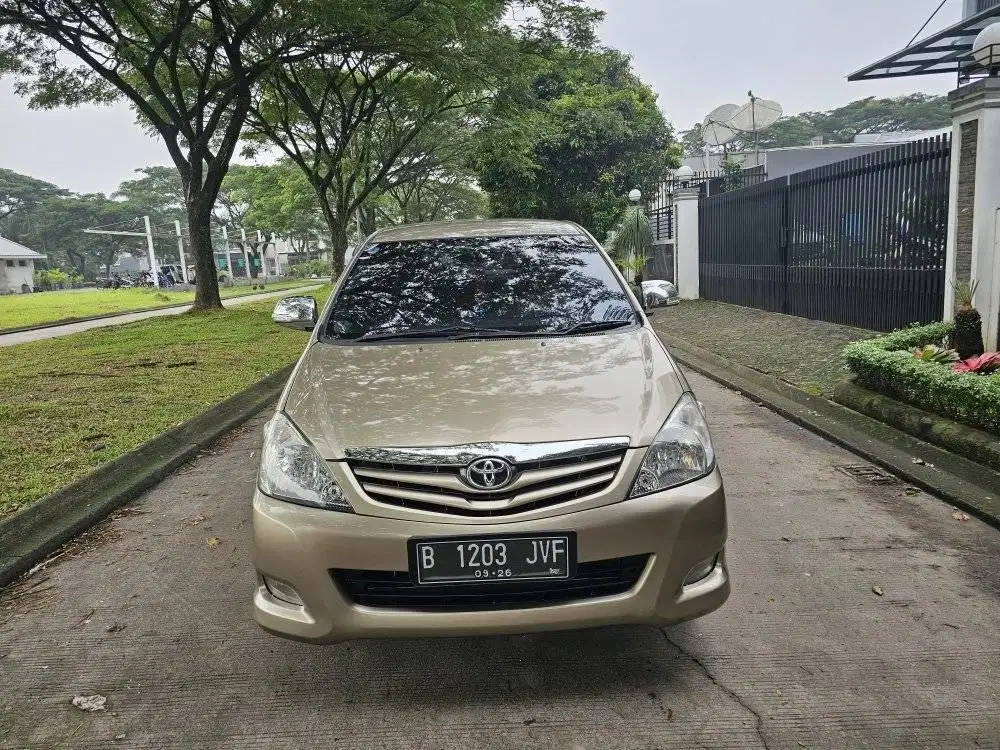 Toyota Innova G At 2009