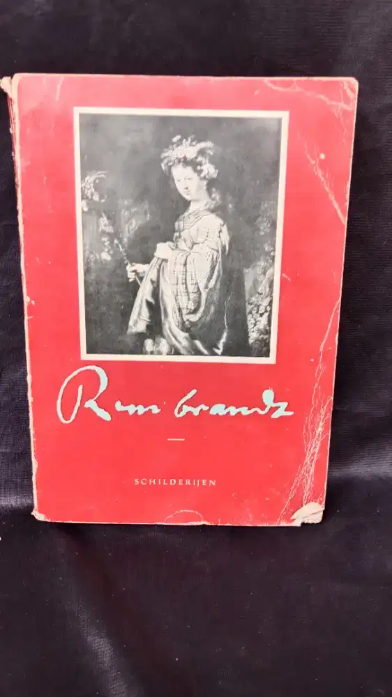Buku rembrandt sudah tua dan langka