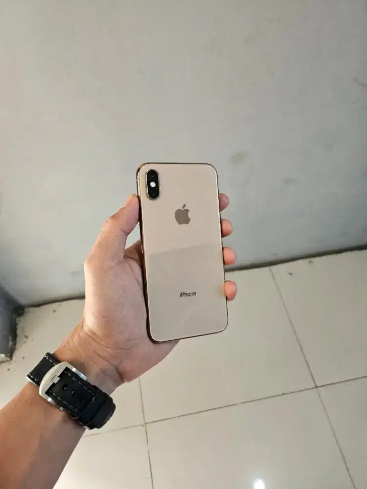 iPhone XS 64gb Gold , ex inter , bh 95% ,Sinyal All Operator