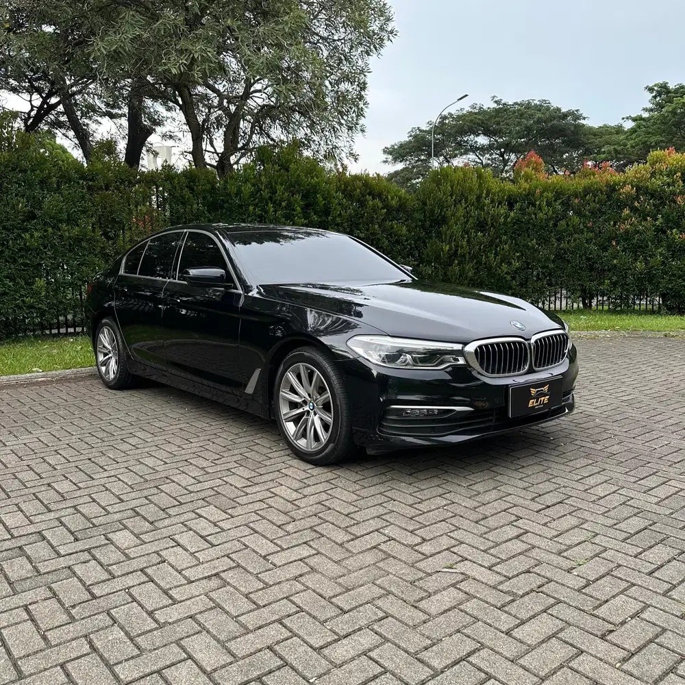 BMW 520i Luxury G30 2020