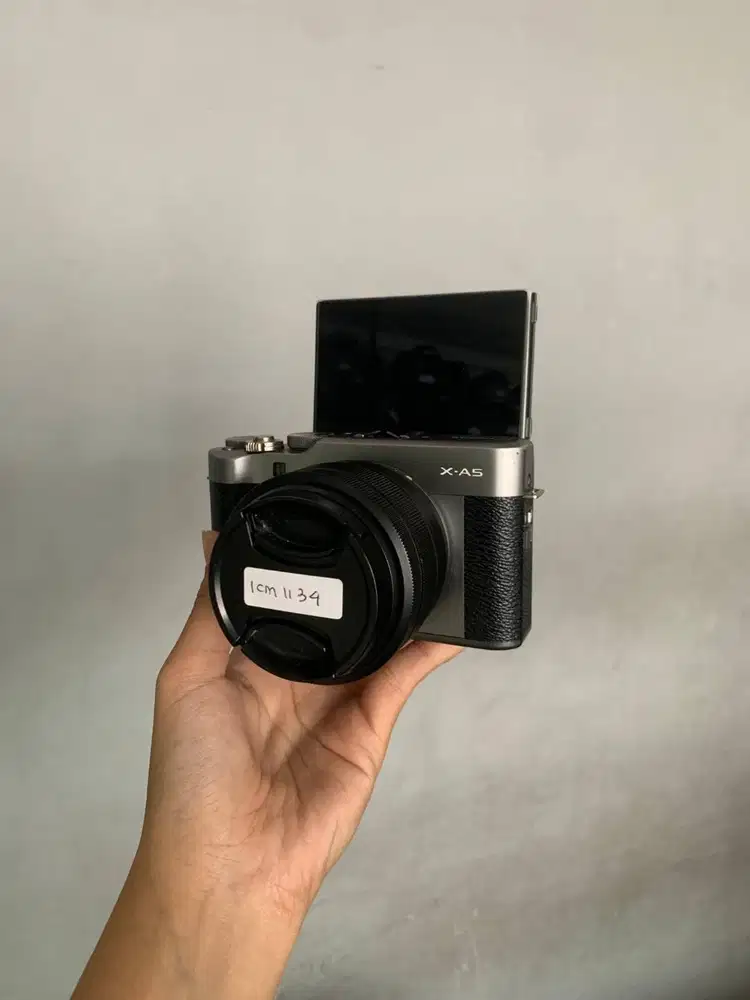 KAMERA FUJIFILM X-A5 + KIT 15-45MM DARK GREY