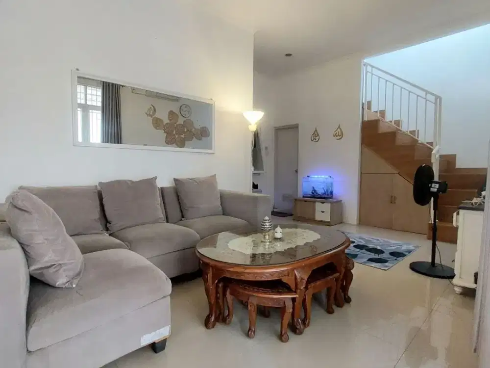 RUMAH SIAP HUNI STRATEGIS DI BINTARO semi furnish cakep terawat