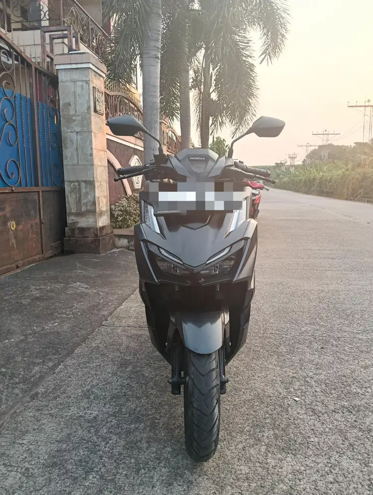 (KEYLESS) Honda Vario 160 cc Tahun