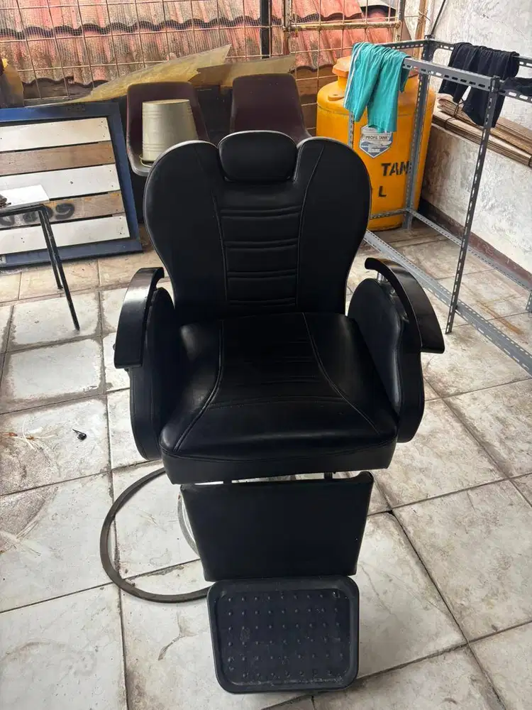 Dijual Paket Lengkap/Full Set Inventory Alat Cukur BarberShop Surabaya