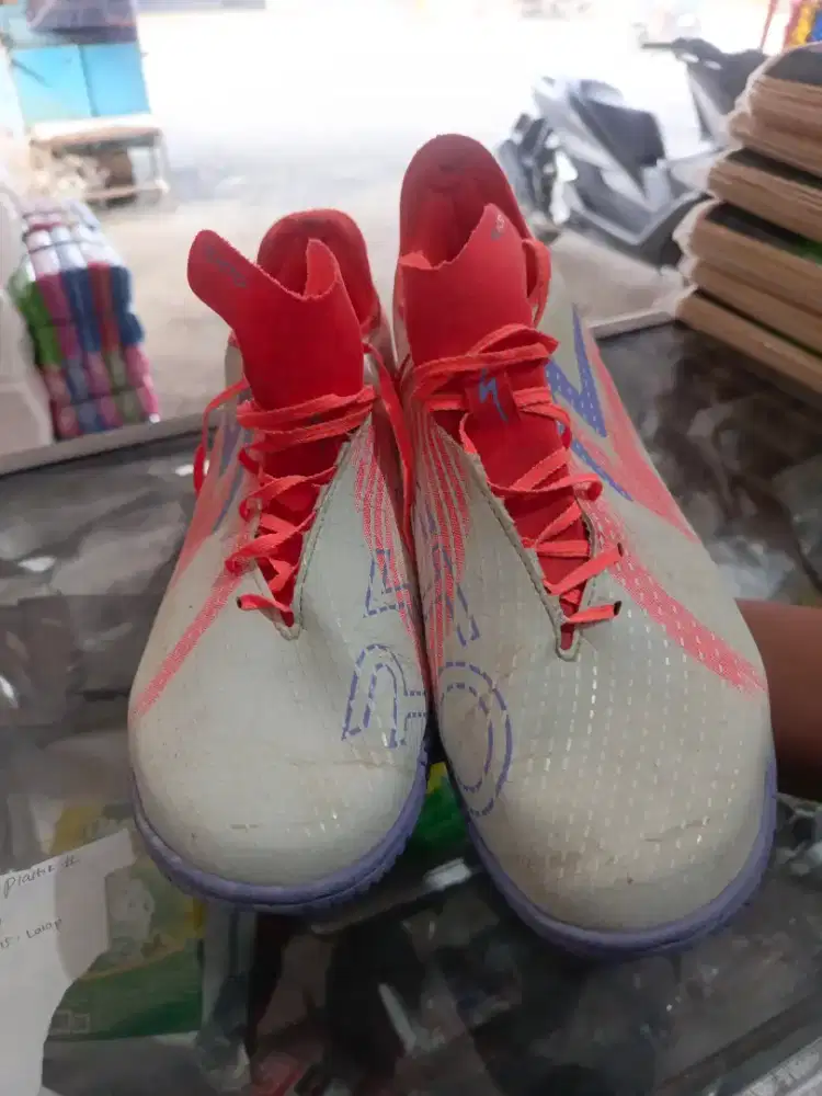 Jual sepatu putsal ukuran 44