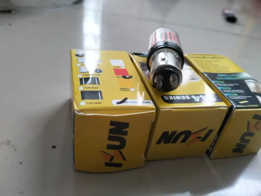 Beli salah lampu sein mobil