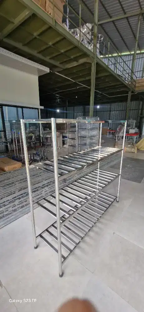 MEJA  pemorsian RAK MBG