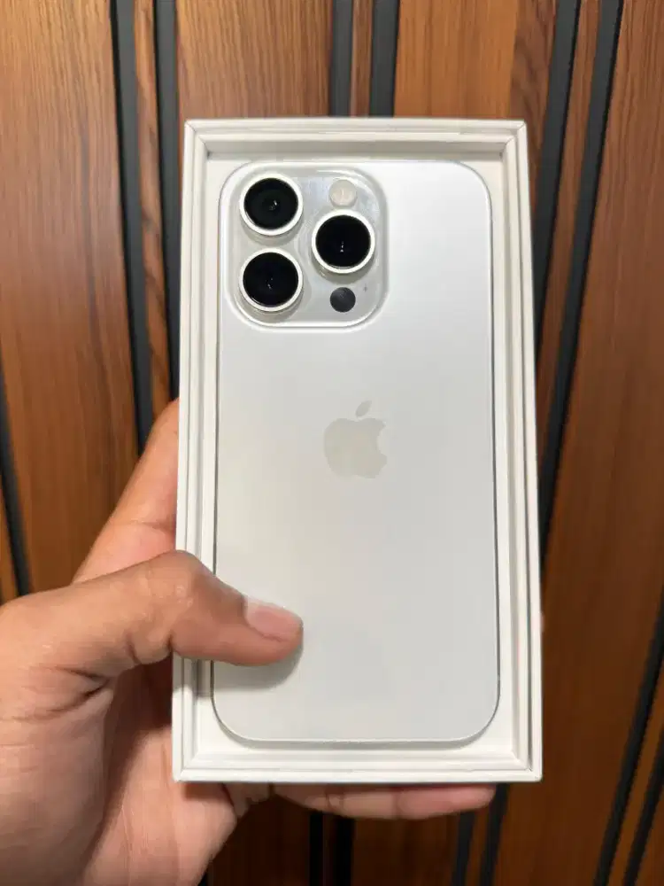 iPhone 15 pro white titanium 512gb iBox