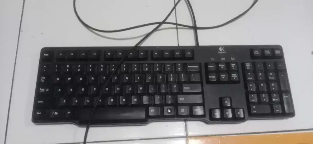 keyboard logitech kondisi bekas & normal