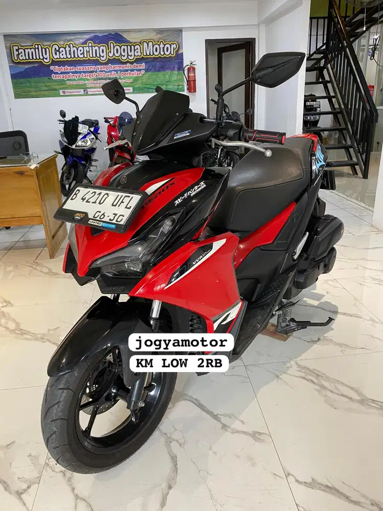 (D) yamaha aerox standard th 2025 km low 2rb