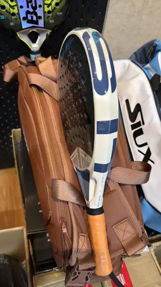 Raket padel, Adidas Martita 2025