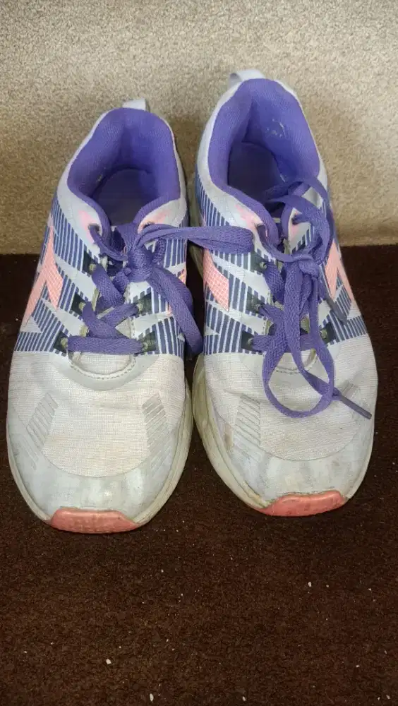 Sepatu diadora size 37