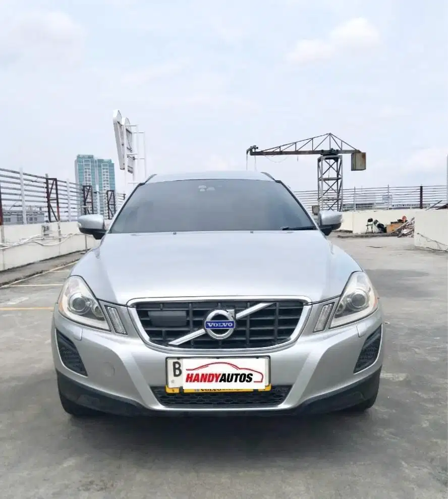 Volvo XC60 T5 Tahun 2012 Automatic Silver Metalik