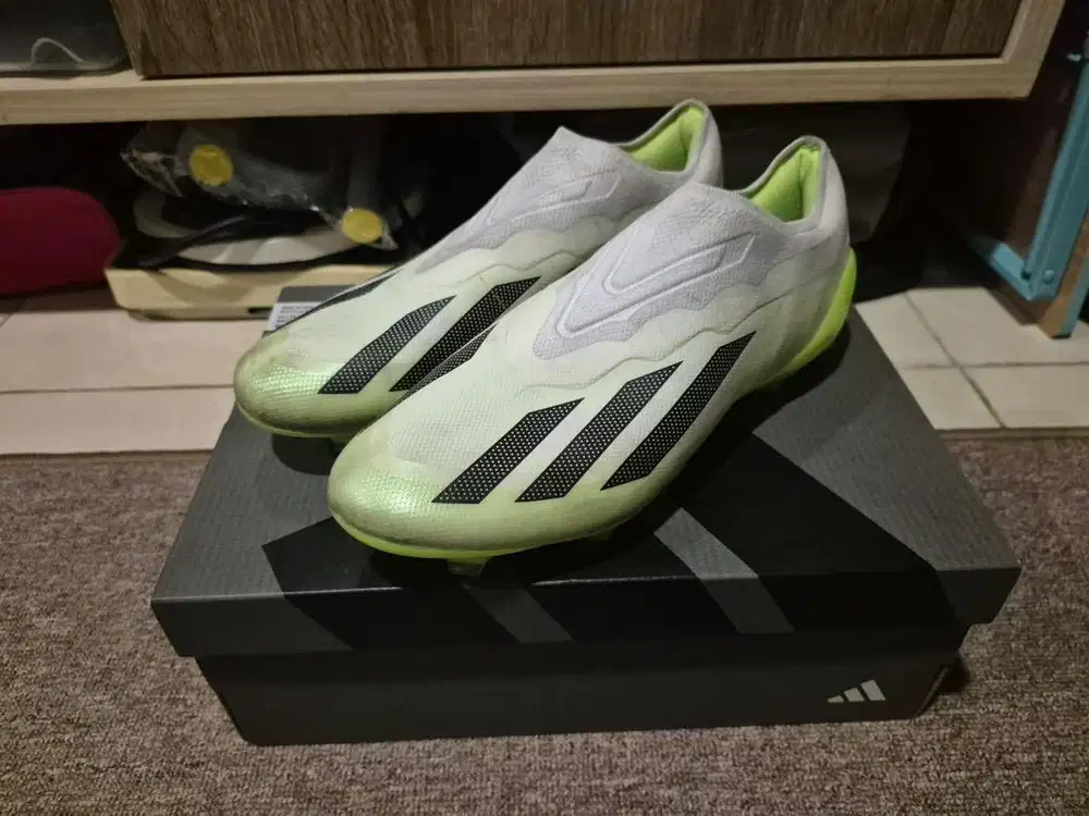 Sepatu Bola Adidas Crazyfast .1 Laceless FG