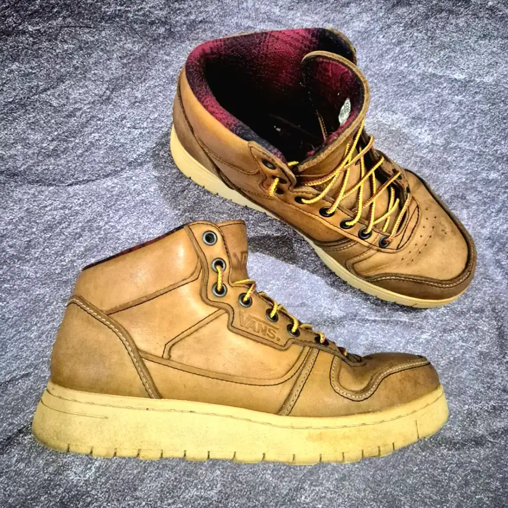 VANS WORKER BEE (BANGLADESH) Size 42