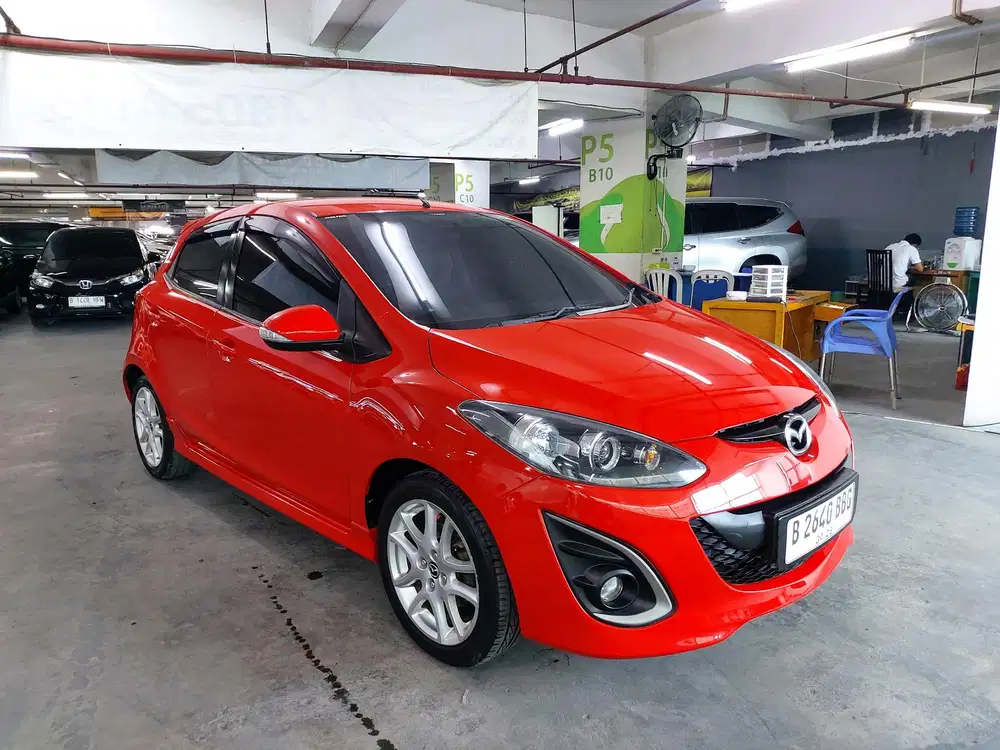 Mazda 2 R A /T 2013