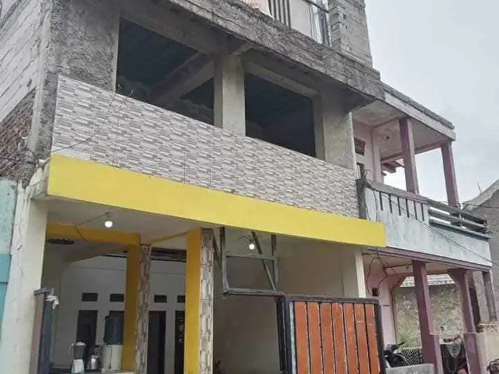 dijual rumah 3 lantai di Sukamenak kec Margahayu kab bandung 800 juta