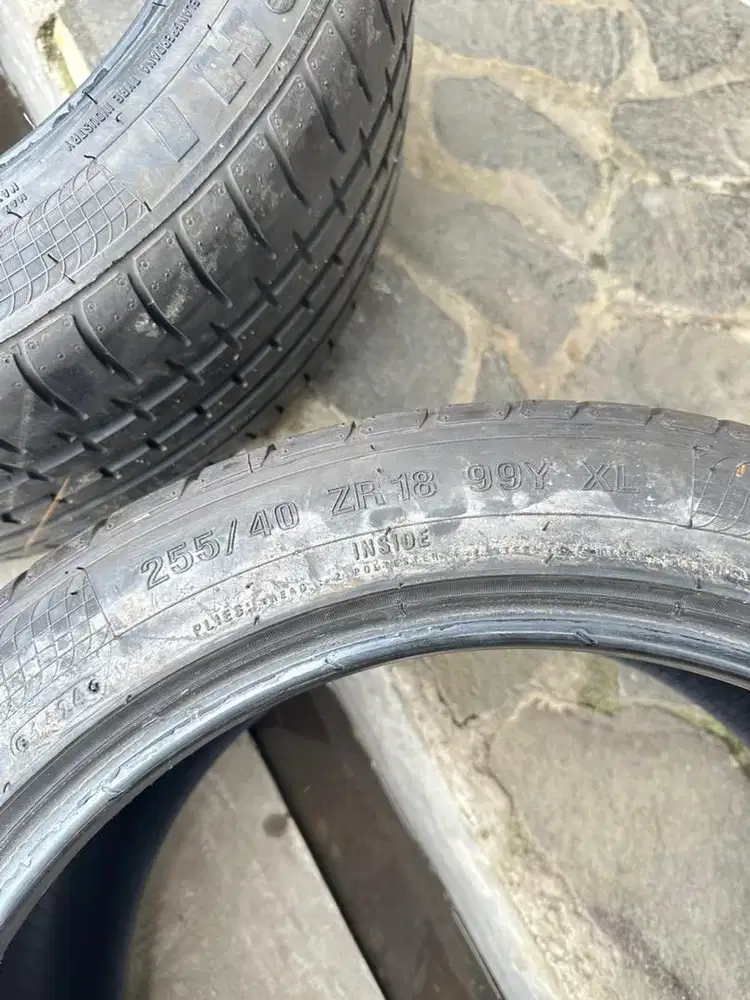 2pcs Accelera 255/40/R18